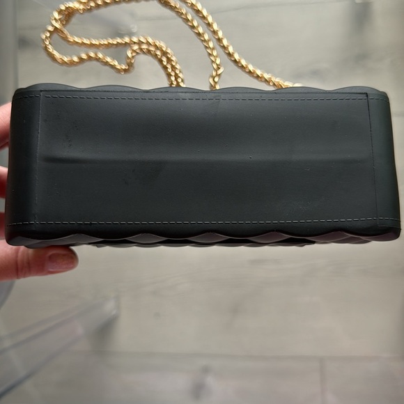 Quilted Matte Black Jelly Purse with adjustable Gold Chain Strap
BRAND NEW! - Picture 4 of 12